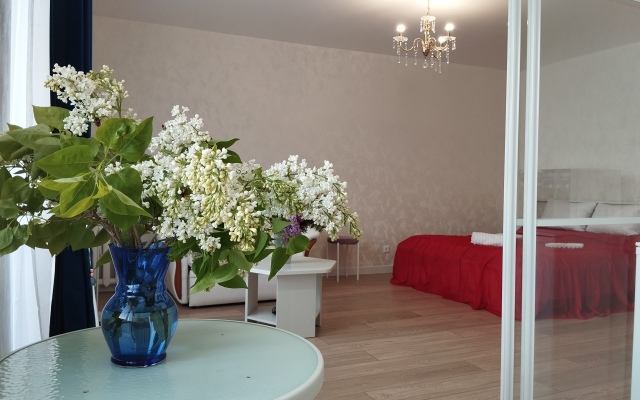 U Glavnoy Ploschadi Pobedy Flat