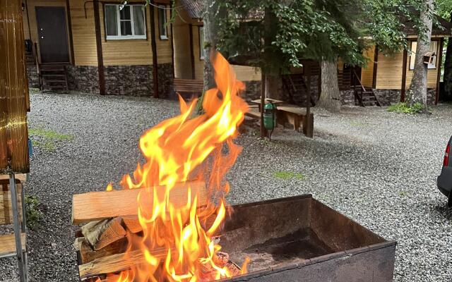 V Gostyah U Skazki Guest house