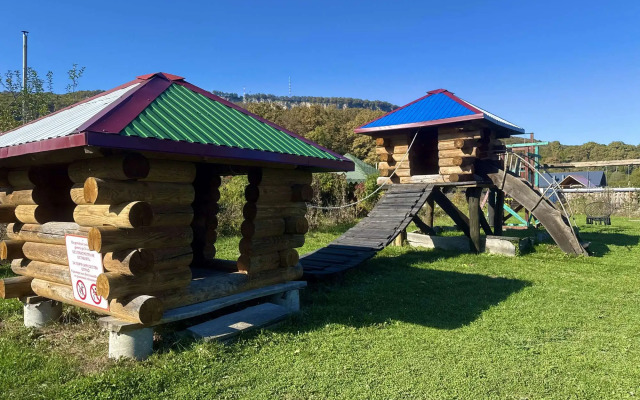 Thach from Travel Hotels Entourage