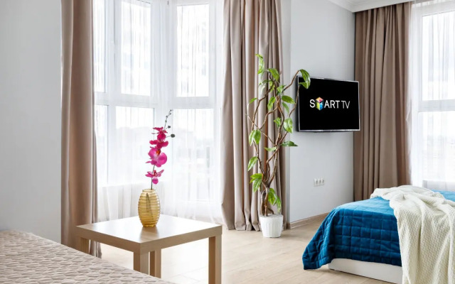 Апартаменты Полулюкс с Балконом и Красивым Видом Юг-Апарт