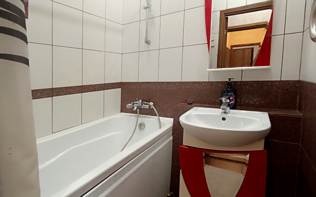 Uyutny Sever Na Ulitse Akademika Knipovicha Flat