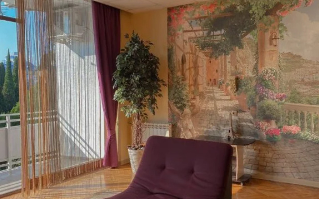 Svetlana-Tsentr s vidom na more i vostok Apartaments