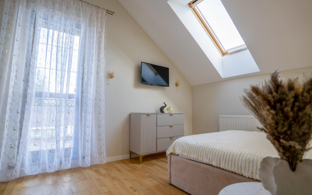 Вилла Загородный дом у озера в Подмосковье