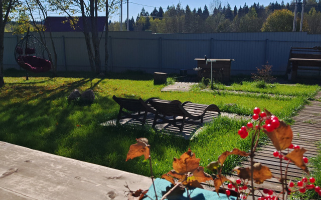 Частный дом Уютный  в Изумрудном