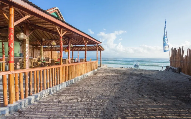 Курортный отель The Dewi Premier