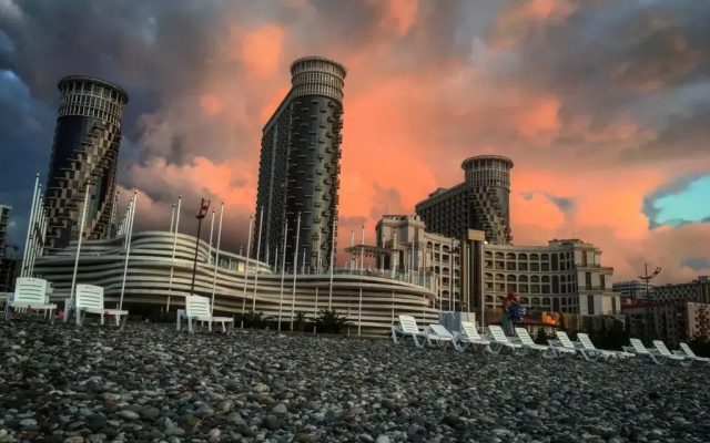 Orbi Sea Tower Apartments