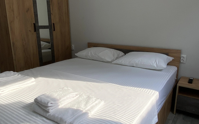 La Skala Guest House