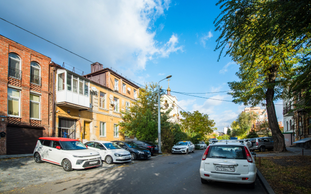 Na Ulyanovskoy Apartments