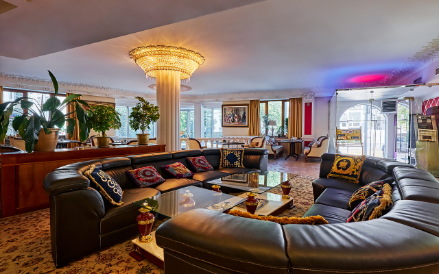 Golden Rooms Hotel