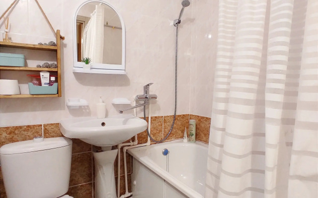 Квартира Уютная Код Комфорта с ТЦ Миндаль на Цветном 5