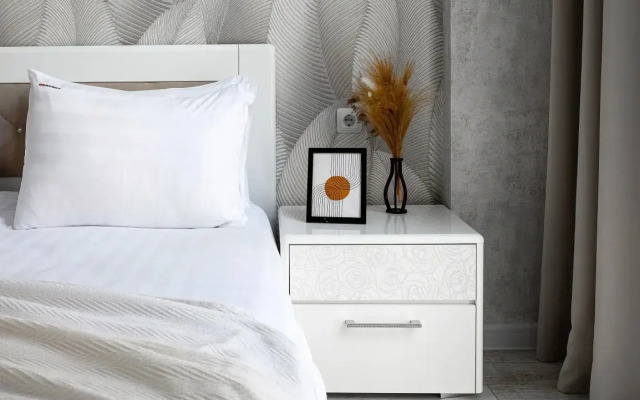 Red Apartments Mandarin Lichi Apartments