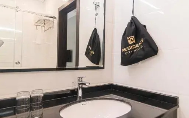 Resident City Hotel