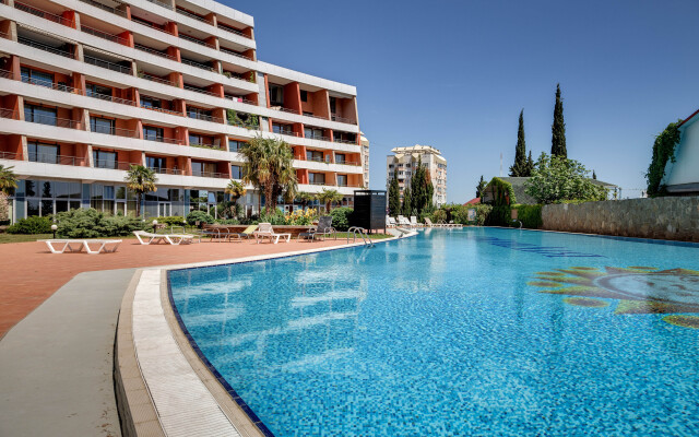 Surname Deluxe Apartments