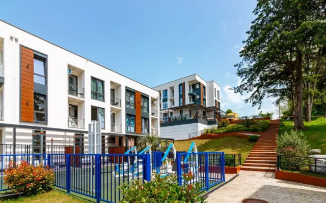 Dizaynerskaya studiya na zakrytoy territorii ryadom s basseynom Flat