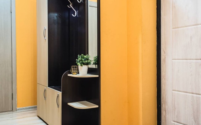 Dvukhkomnatnaya Kvartira V Tsentre Flat