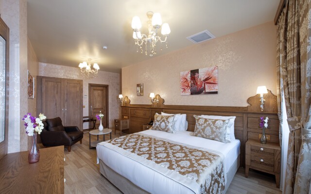 Perapolis Hotel