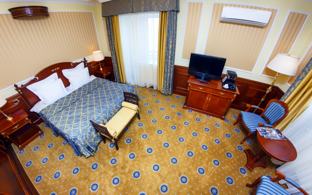 Parus Hotel