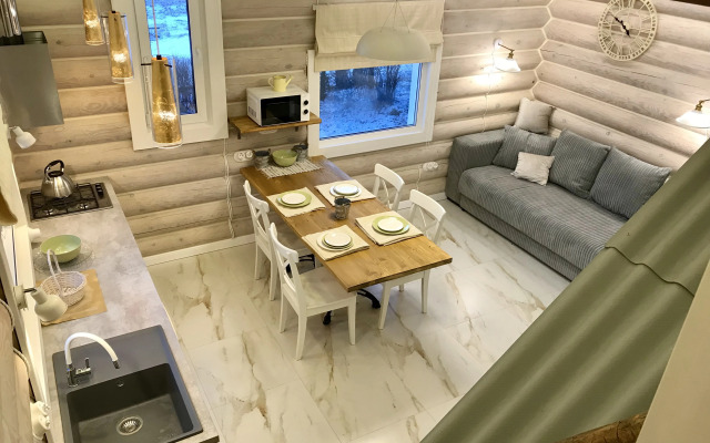 Dom na skale s vidom na ozero Private house