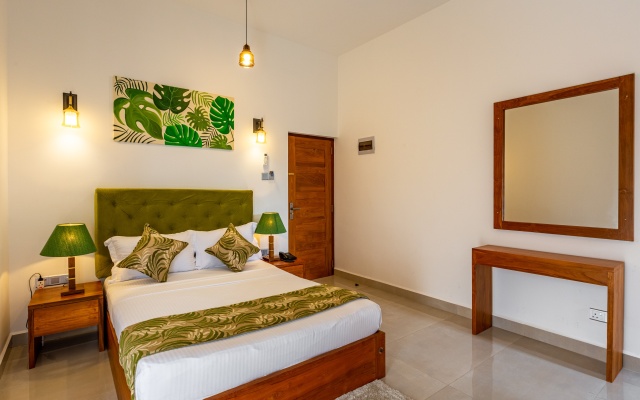 YOHO J Leaf Hotel