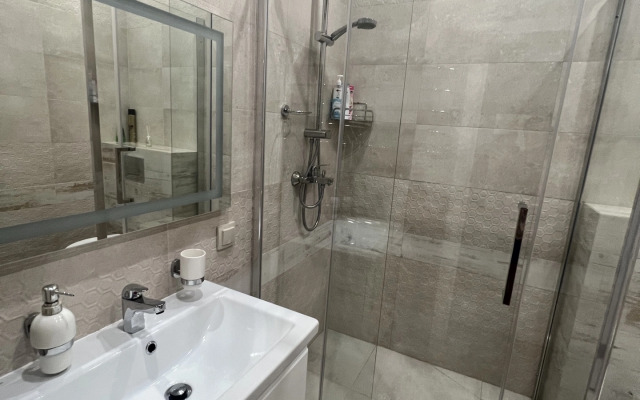 U Morya, Zapadny Plyazh Flat
