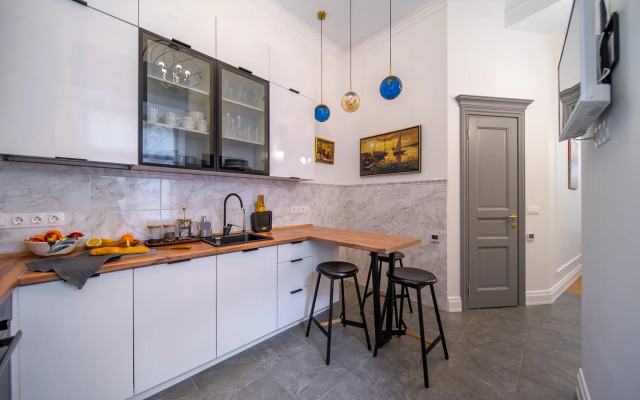 Trekhkomnatnaya Parusa Flat