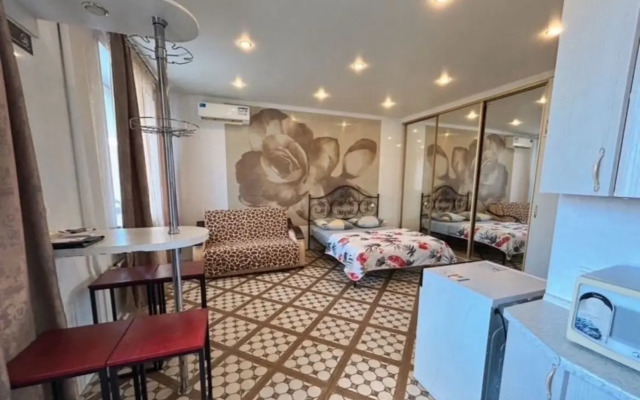 Na Ulitse Kharitonova 3 Flat