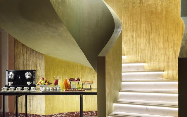 Leon's Place Hotel