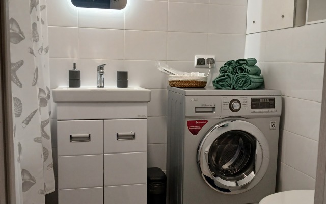 Yevrodvushka Ryadom S Metro V Novom Zhk Apartment