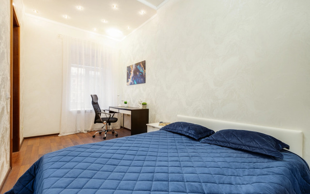 Квартира Трехкомнатная с Видом на Фонтанку