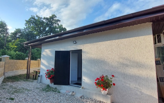 Dom pod kluch u morya Arnou Private House