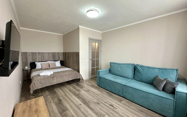 Eustoma, Ryadom s TTS Kristall Apartments