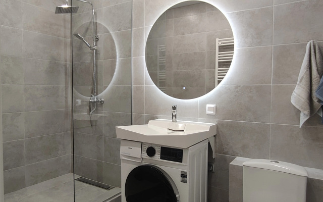 Studiya U Zh/d Vokzala Na 31 Etazhe Flat