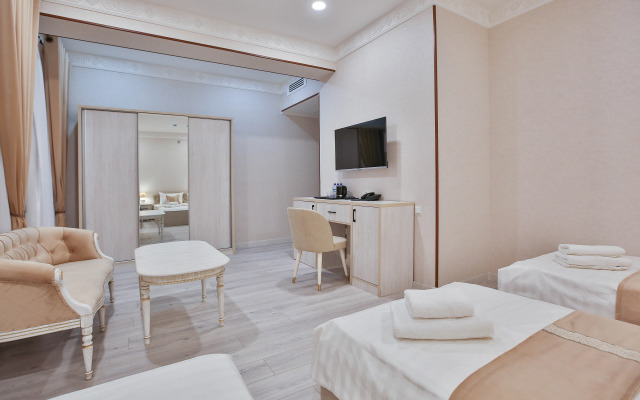 Отель Asian Plaza