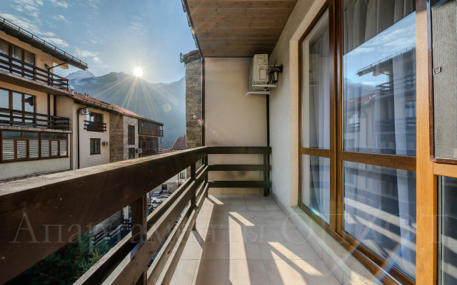 Oplot - Semejnye s odnoj spal'nej i balkonom 3 Apartments