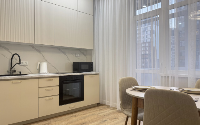 Tikhoye Mesto V Shumnom Gorode Flat