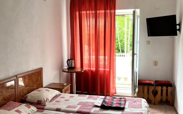 Khutorok Guest House
