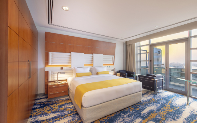 Golden Sands Hotel Creek