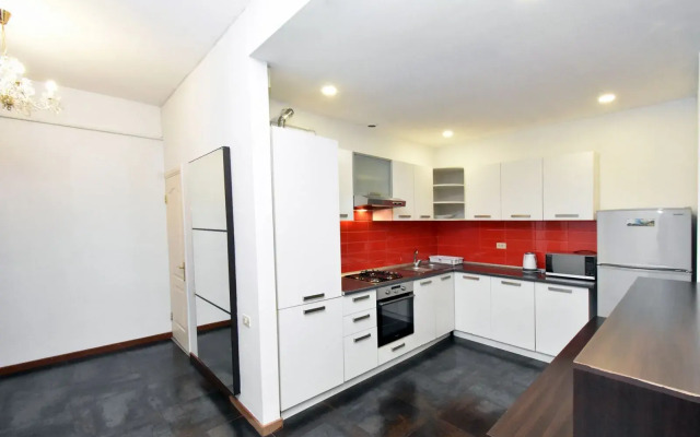 2-K v Novostroyke, Ulitsa In Yerevantsu, Hh399 Flat