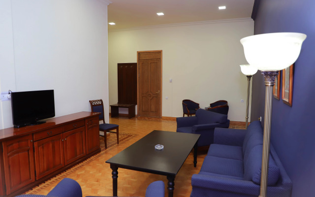Araks Hotel Complex