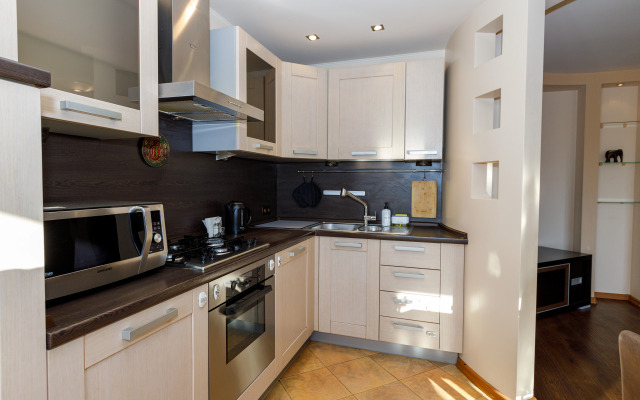 Na Polevoy Flat