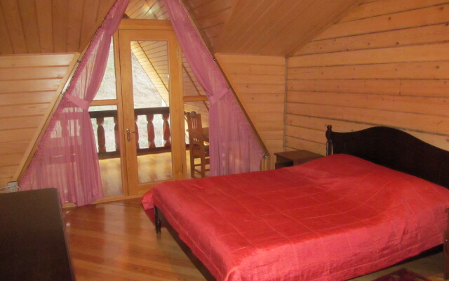 U Goryi Lyubava Guest House