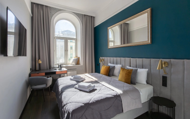 Отель Лопатин Невский 100