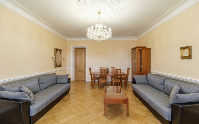 3 Spalni U Manezhnoy Ploschadi 8 gostei Apartments