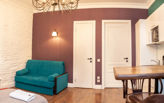 Апартаменты Семейная студия с видом в уютный двор