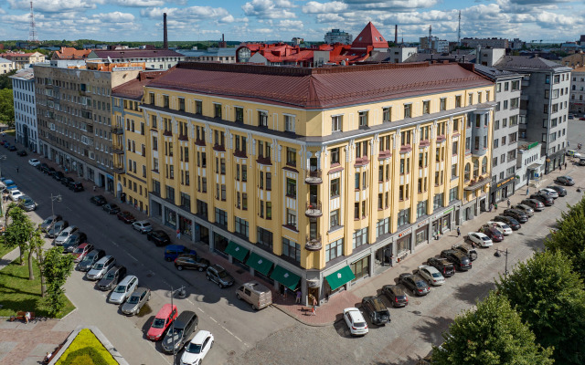 Квартира большая трехкомнатная в центре