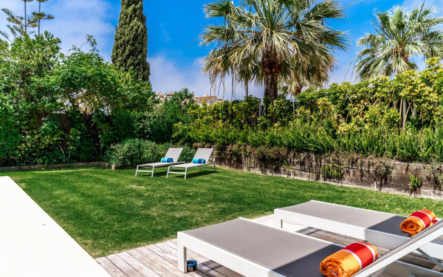 All About Villa Gladiolo