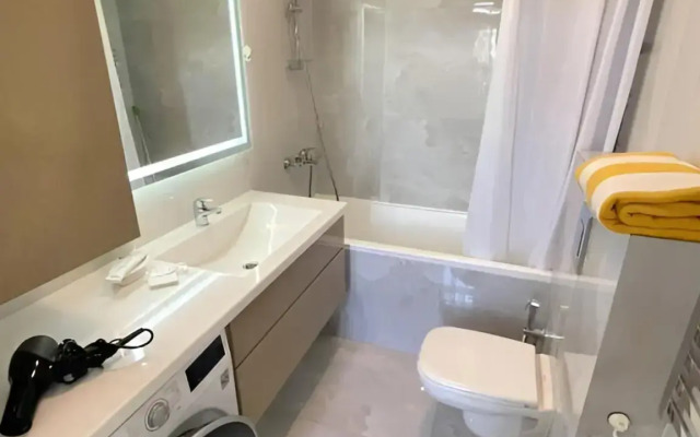 Aysberg S Vidom Na Khram S Balkonom Apartments