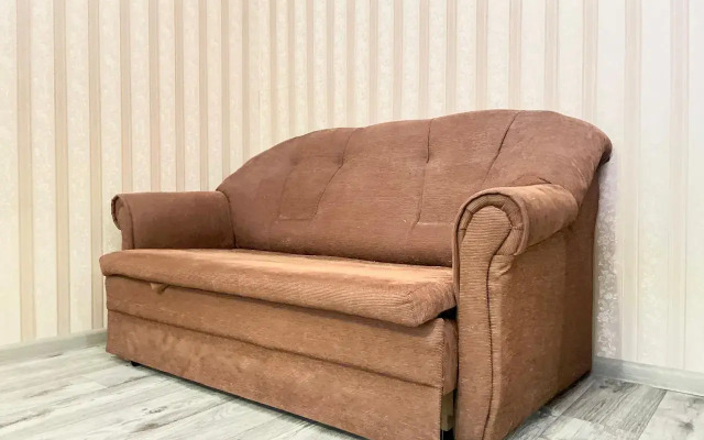 Квартира Вместительная двухкомнатная у Метро Аэропорт