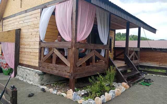 База отдыха Хутор Черемушки домики для 4-х гостей