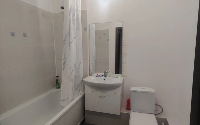 Квартира Большая Возле Парка, Для Отпуска или Командировки